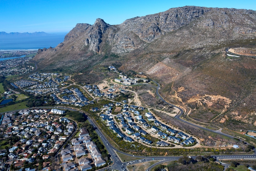 4 Bedroom Property for Sale in Stonehurst Mountain Estate Western Cape